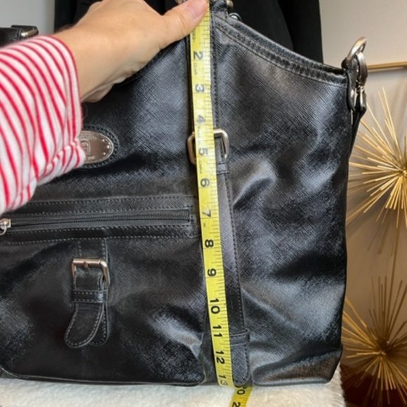 Etienne Aigner Large Black Leather Computer Bag/Tote. Pockets and Compartments - Picture 16 of 16